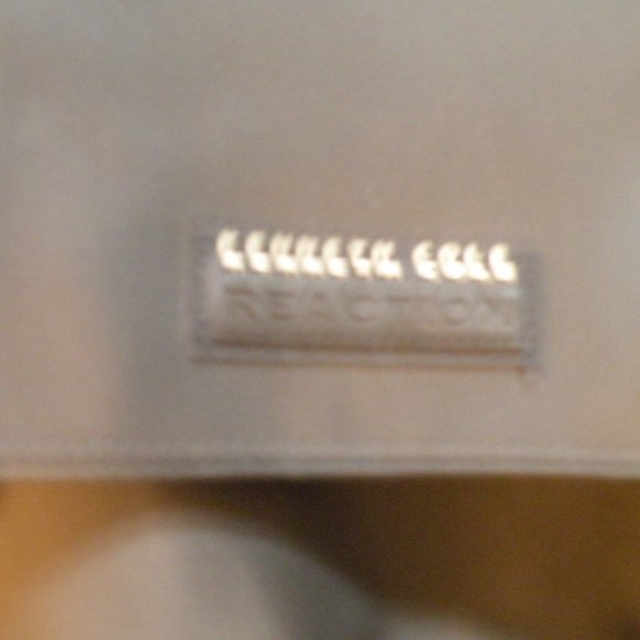Kenneth Cole Reactions messenger bag NWOT - Picture 8 of 9